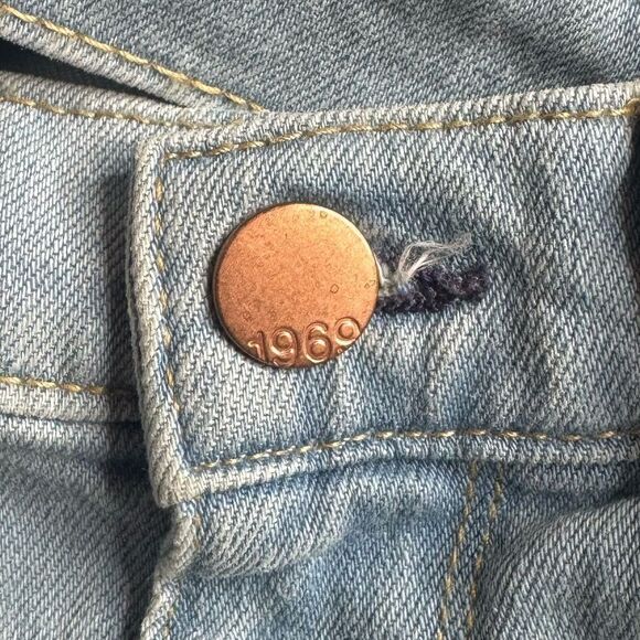 GAP 1969 Blue Jean Shorts size 25 light wash no rips - Picture 3 of 8